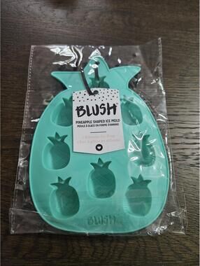 3x Blush Pineapple Shaped Ice Mold